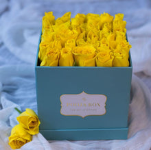 Load image into Gallery viewer, Yellow Roses - Tiffany Blue Flora Box
