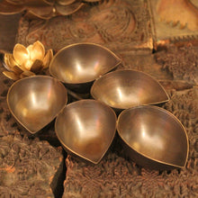 Load image into Gallery viewer, Beautiful Handmade Antique Brass Panchbhooti/ Aarti Lamp