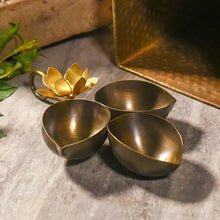 Load image into Gallery viewer, Artistic Handmade Brass Tribhooti/Aarti Lamp