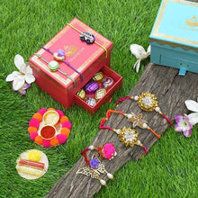 Load image into Gallery viewer, My Big Family Rakhi Box