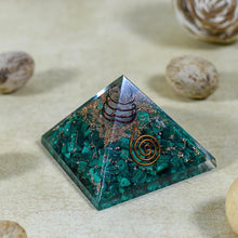 Load image into Gallery viewer, Orgonite Green Malachite Natural Pyramid