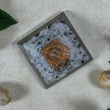 Load image into Gallery viewer, Rainbow Moonstone Pyramid
