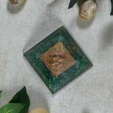 Load image into Gallery viewer, Green Jade Pyramid