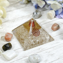 Load image into Gallery viewer, Natural Clear Quart Pyramid