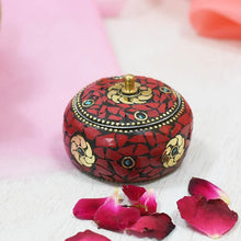 Load image into Gallery viewer, Beautiful Small Sindoor Box