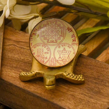 Load image into Gallery viewer, Shree Sampurna Glass Tortoise Yantra