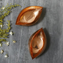 Load image into Gallery viewer, Copper Ebi Pod Tlight Large set of 2