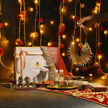 Load image into Gallery viewer, Glittering Beautiful Diwali Gift Box