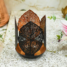 Load image into Gallery viewer, Anitquity Leaf T-light Holder