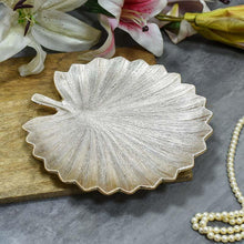 Load image into Gallery viewer, Decorative Metal Leaf Platter