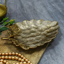 Load image into Gallery viewer, Stunning Leaf-Shaped Potpourri Platter
