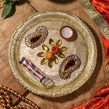 Load image into Gallery viewer, Paisley Rakhi Thali