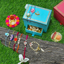 Load image into Gallery viewer, Raksha Bandhan Big Family Rakhi Box