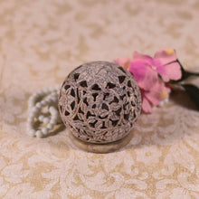 Load image into Gallery viewer, Round Shaped Marble Candle Holder
