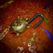 Load image into Gallery viewer, Handcrafted Brass Turtle Lock