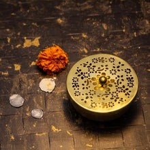 Load image into Gallery viewer, Antique Handcrafted Brass Nut Case/Container