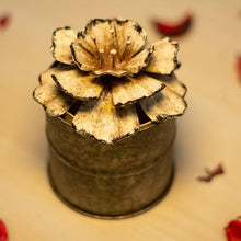 Load image into Gallery viewer, Scented Floral Candle- Small