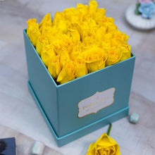 Load image into Gallery viewer, Yellow Roses - Tiffany Blue Flora Box
