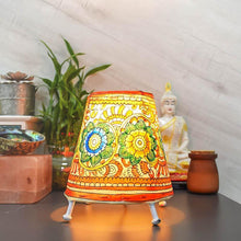 Load image into Gallery viewer, Spectacular Floral Table Lamp
