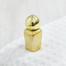 Load image into Gallery viewer, Elegant Golden Attar / Perfume Oil
