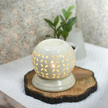 Load image into Gallery viewer, Pretty White Round Ceramic Aroma Diffuser
