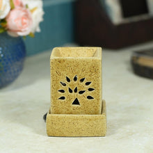 Load image into Gallery viewer, Leafy Patterned Aroma Diffuser
