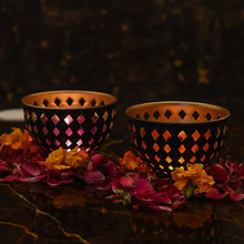 Load image into Gallery viewer, Aahana T-light Holder (Set of 2)
