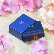 Load image into Gallery viewer, Mini Pocket Bhagvad Gita- Hindi
