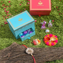 Load image into Gallery viewer, Zardosi Gota Patti Rakhi Box

