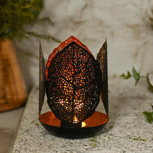 Load image into Gallery viewer, Anitquity Leaf T-light Holder
