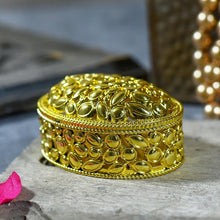 Load image into Gallery viewer, Shimmering Golden Trinket Box
