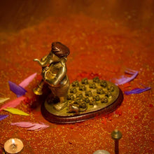 Load image into Gallery viewer, Lord Ganesh with Mouse Brass Sculpture
