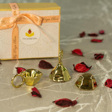 Load image into Gallery viewer, Aurum Coronam Pooja Set of 3
