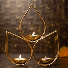 Load image into Gallery viewer, Handcrafted Akriti T-Light Holder

