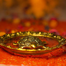 Load image into Gallery viewer, Vastu Turtle Plate
