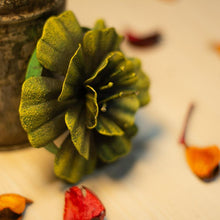 Load image into Gallery viewer, Scented  Floral Candle- Large
