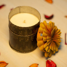 Load image into Gallery viewer, Scented Floral Candle - Medium
