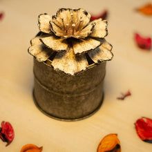 Load image into Gallery viewer, Scented Floral Candle- Small

