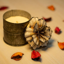 Load image into Gallery viewer, Scented Floral Candle- Small
