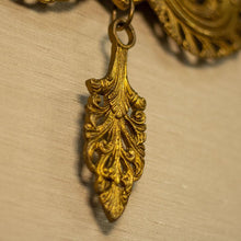 Load image into Gallery viewer, Antique Yarli Wall Decor
