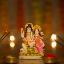Load image into Gallery viewer, Decorative Shiv Parvati with Ganesha Idol
