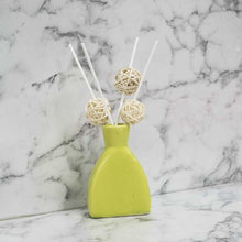 Load image into Gallery viewer, Green Aroma Diffusor with Jasmine Aroma Oil
