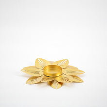 Load image into Gallery viewer, Golden Leaf Candle Holder Showpiece
