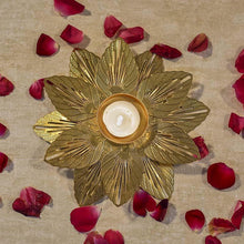 Load image into Gallery viewer, Golden Leaf Candle Holder Showpiece
